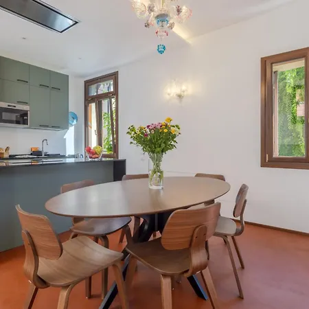 Casa Dell'aviatore Con Terrazza Sul Giardino *