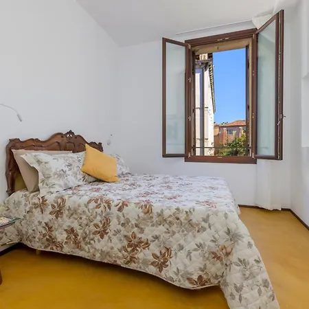 Casa Dell'aviatore Con Terrazza Sul Giardino *