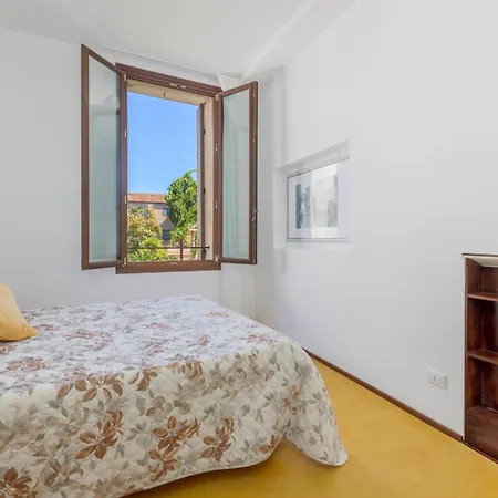 Apartamento Casa Dell'aviatore Con Terrazza Sul Giardino *