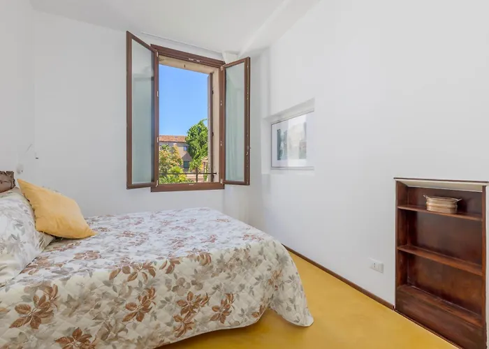 아파트 Casa Dell'aviatore Con Terrazza Sul Giardino *