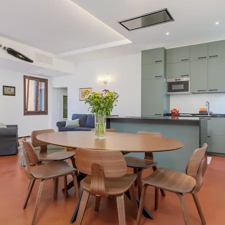 Casa Dell'aviatore Con Terrazza Sul Giardino Apartmán *